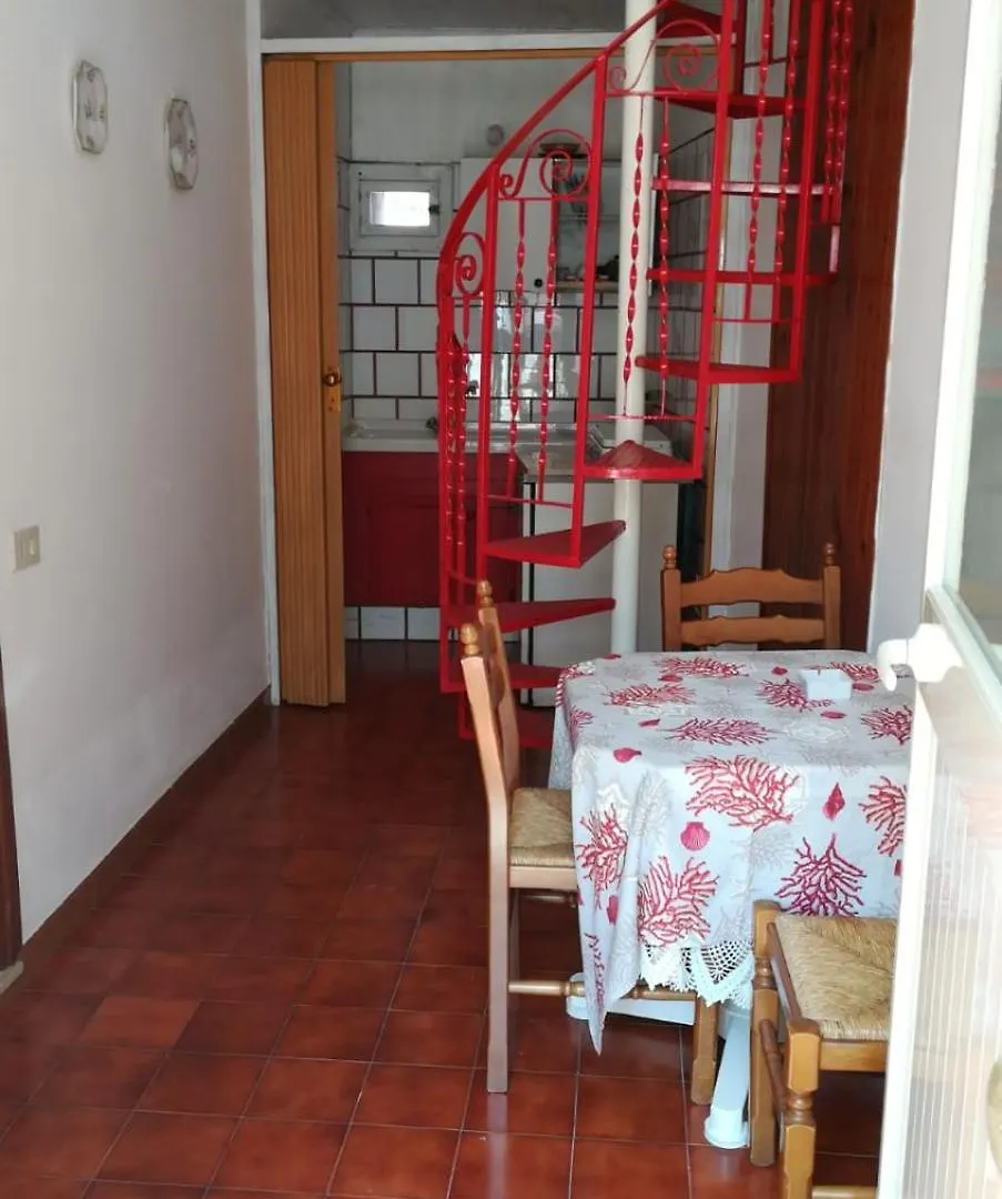 UsticaTour Apartments&Villas Isola di Ustica 0*,  Italia
